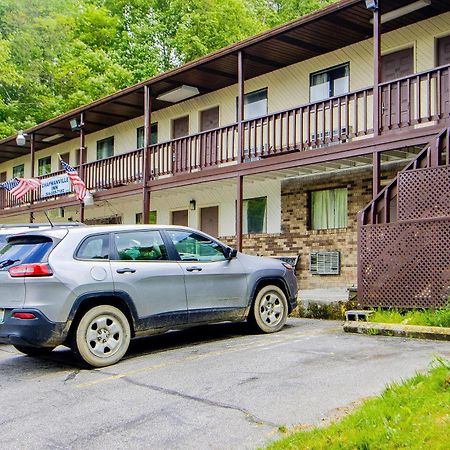 Oyo Hotel Chapmanville Inn, Wv - Hwy 119 Экстерьер фото