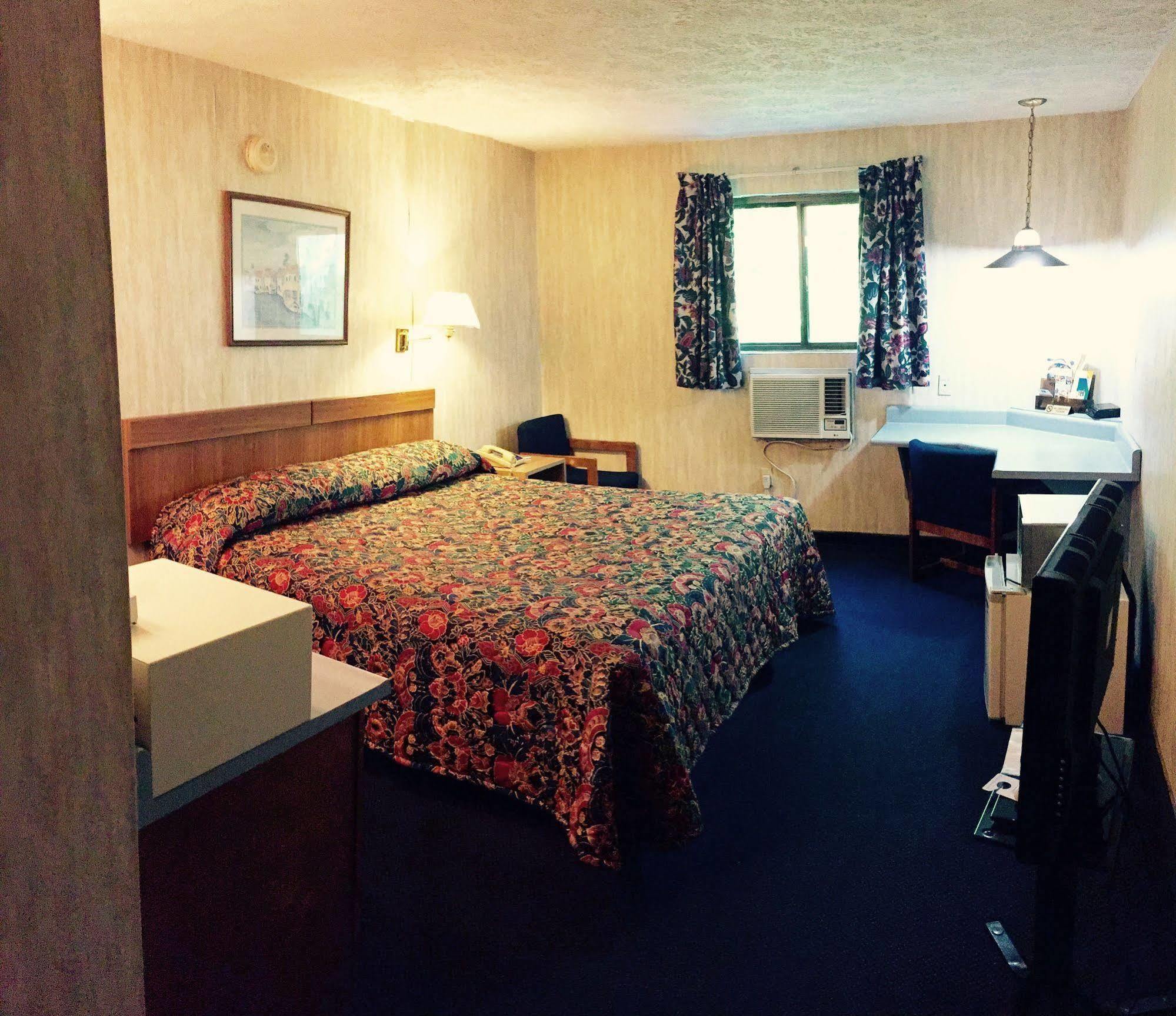 Oyo Hotel Chapmanville Inn, Wv - Hwy 119 Экстерьер фото